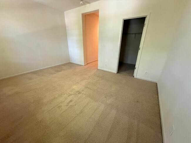 Foto del edificio - 2492 Autumnvale Dr