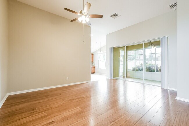 Foto del edificio - 3600 Meadow Green Dr
