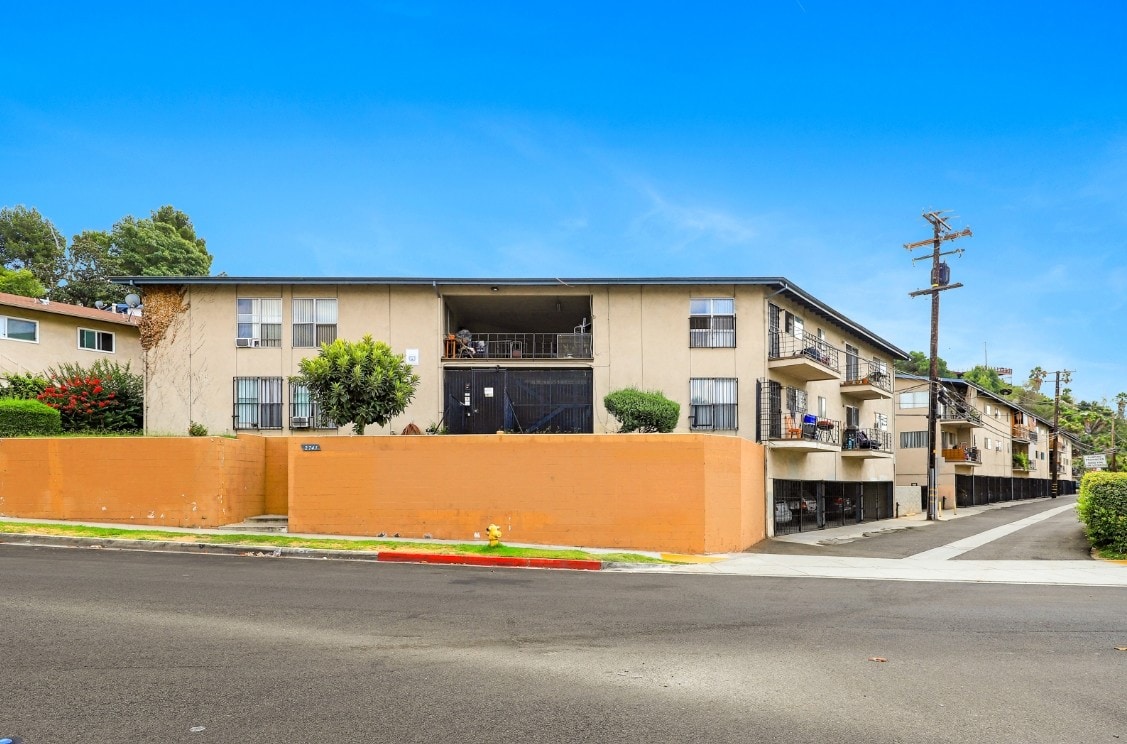 Primary Photo - Via Paseo Apartments