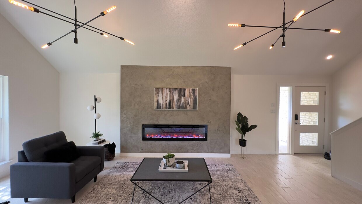 Building Photo - 3908 Balcones Woods Dr