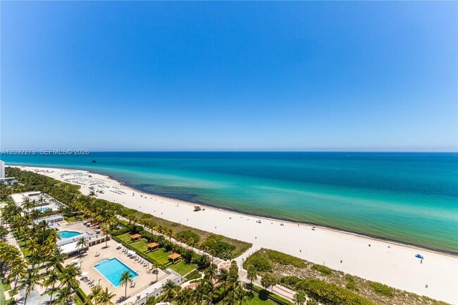 Building Photo - 2555 Collins Ave