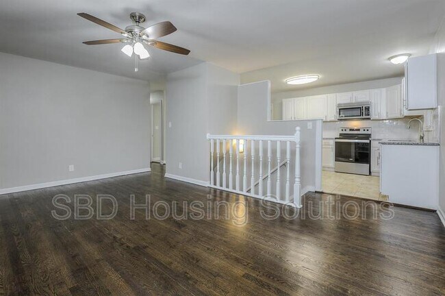 Building Photo - 13126 Ashland Ave