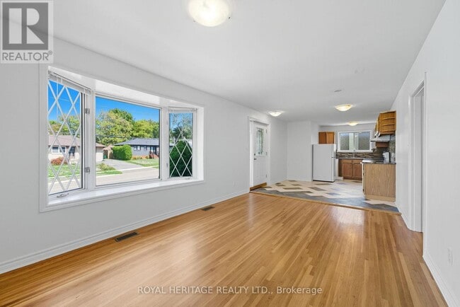 Building Photo - 713 Burns St W