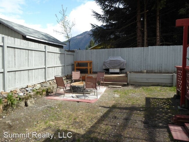 Building Photo - 3 br, 2.5 bath House - 3376 Park Place