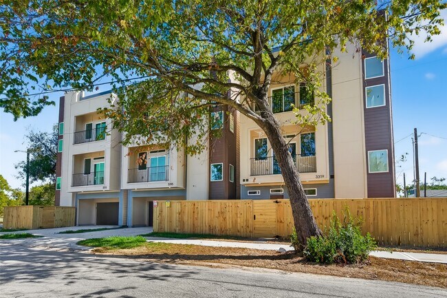 Foto del edificio - 3319 Nettleton St