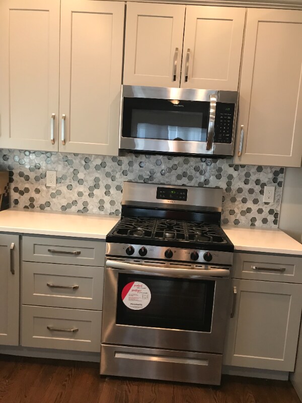 Foto del edificio - 74 Harris Ln