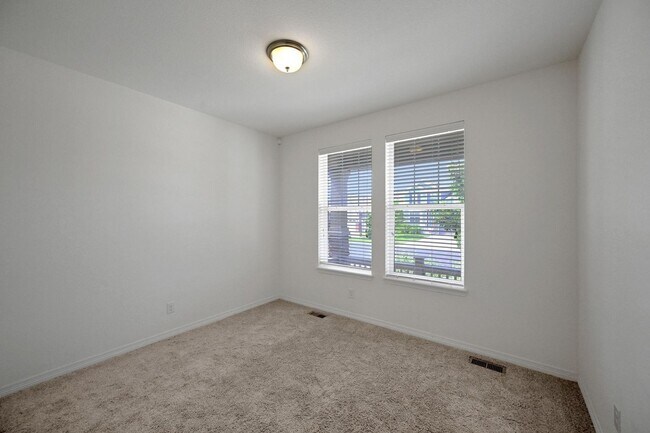 Foto del edificio - Modern 5BR House in Parker