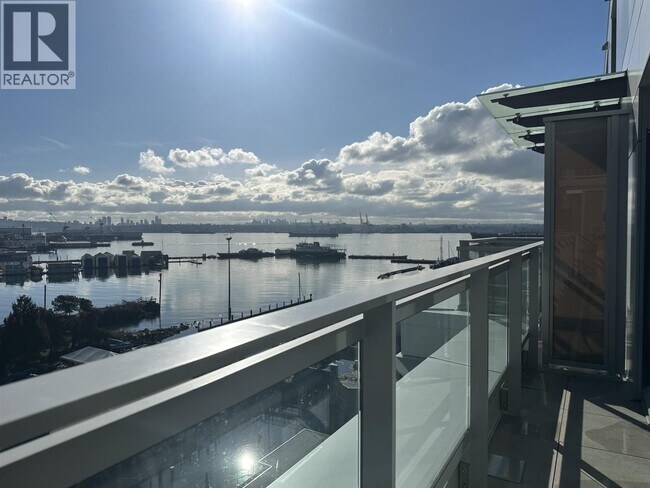 Photo du bâtiment - 755 Harbourside Dr