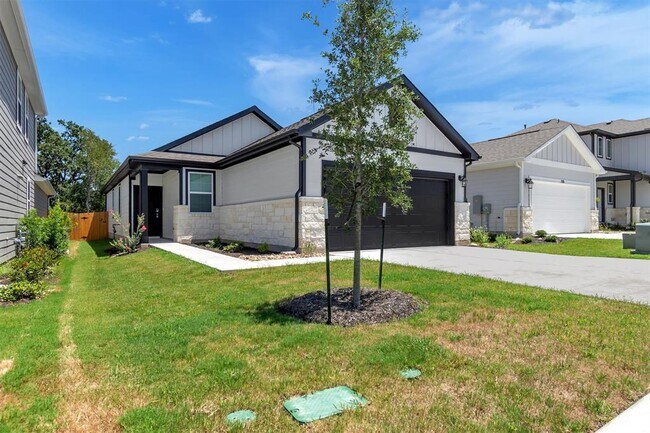 Building Photo - 212 Bendecido Loop