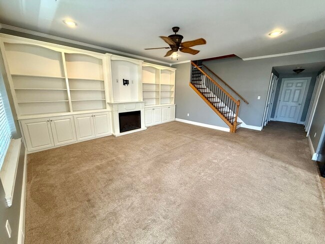 Building Photo - 98 Melrose Dr