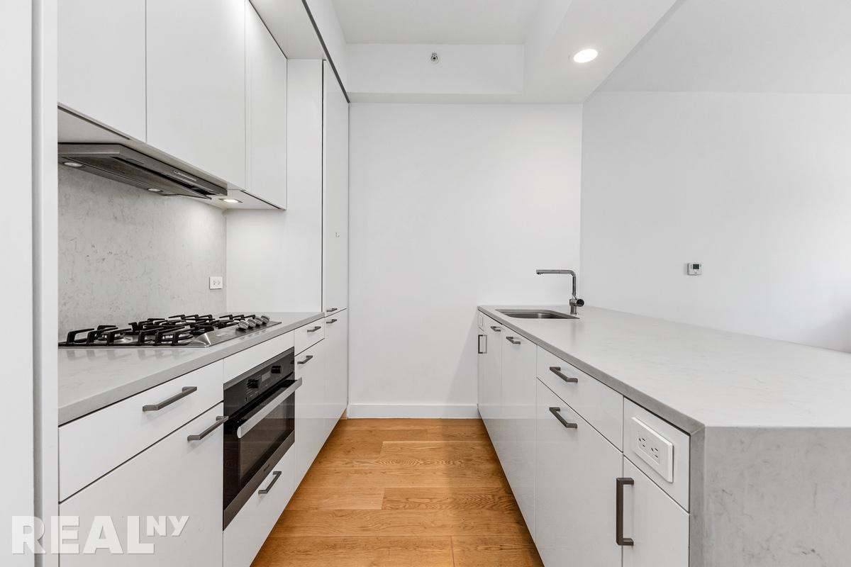 Foto principal - 301 E 61st St