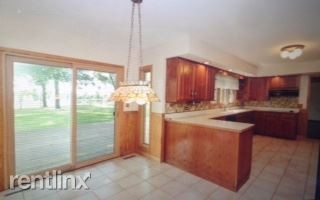 Building Photo - 16555 W Sandlake Rd