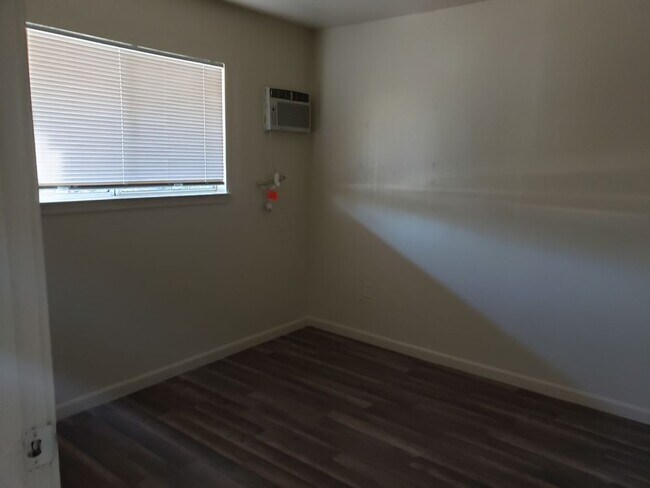 Foto del edificio - 1621 Sacramento Ave. 1