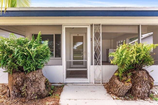 Foto del edificio - 4641 SW 25th Terrace