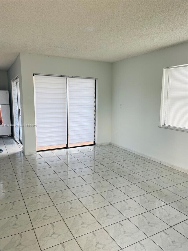 Building Photo - 14829 SW 80th St