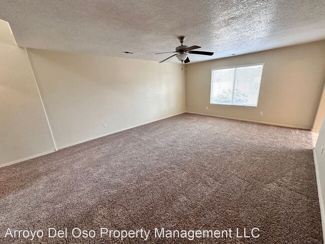 Foto del edificio - 3 br, 3 bath House - 790 Purple Aster Aven...