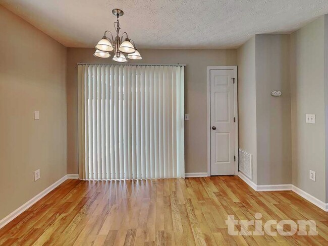 Foto del edificio - 250 Oak Grove Way