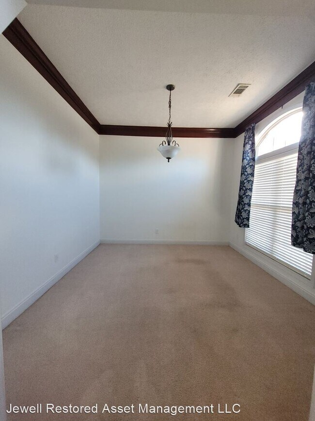 Building Photo - 4 br, 2 bath House - 8 Ridgebrook Drive