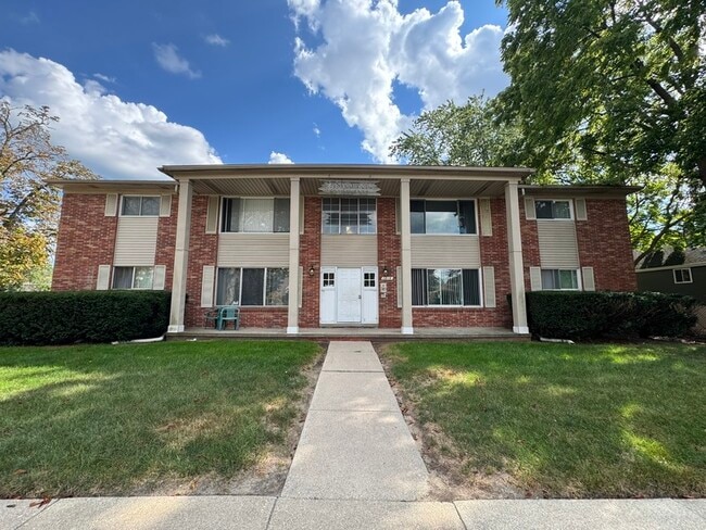 Building Photo - 1213 Sycamore St