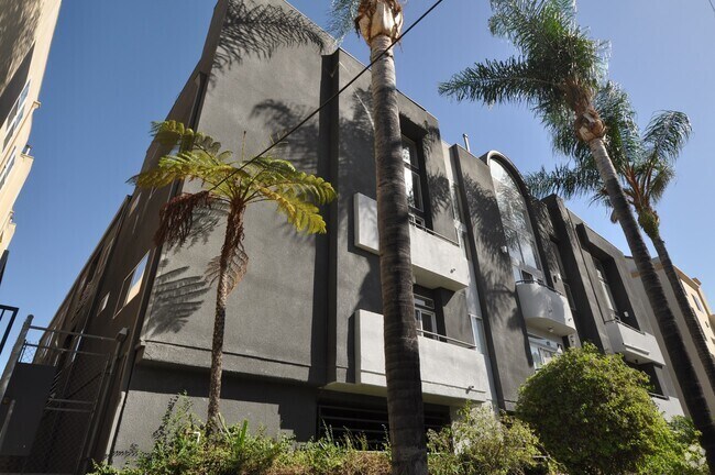 Building Photo - 11315 Moorpark St