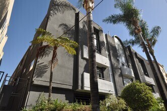 Building Photo - 11315 Moorpark St