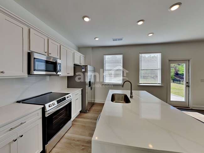 Foto del edificio - 1025 Highland Walk