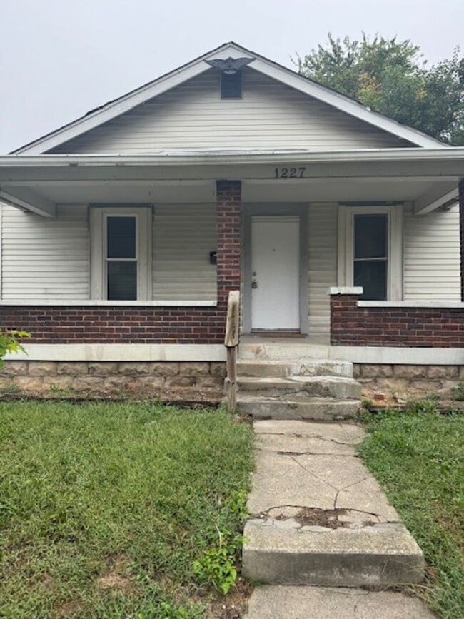 Building Photo - Westside Two Bedroom