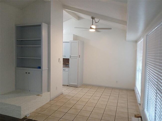 Foto del edificio - 8803 Westover Club Dr