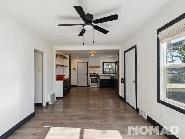 Building Photo - Newly Renovated 3 Bedroom Home