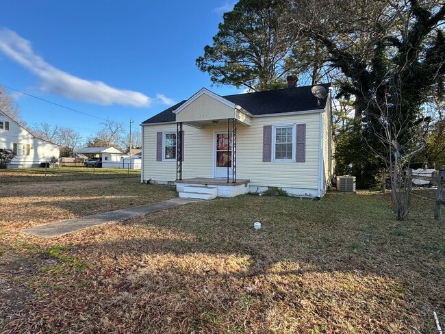 Building Photo - 305 Stonewall Ave