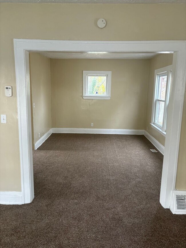 Building Photo - Single Family Home