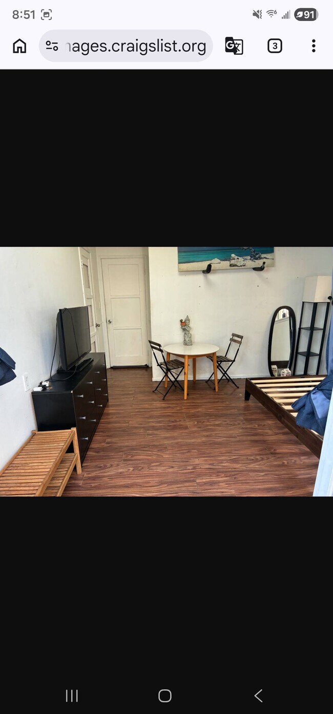 Foto del edificio - 305 N Venice Blvd