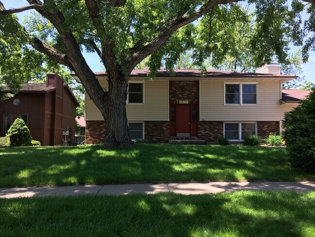 Foto del edificio - 1460 Eastview Dr