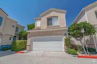 Building Photo - 27909 Crown Ct Cir
