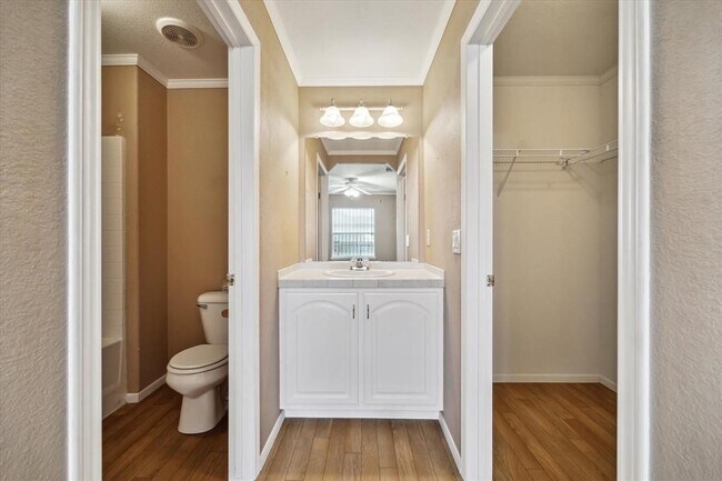 Foto del edificio - 10126 Summerberry Ln