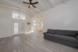 Building Photo - 492 Trinity Rd