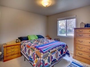 Building Photo - 4210 E Carnation Ct