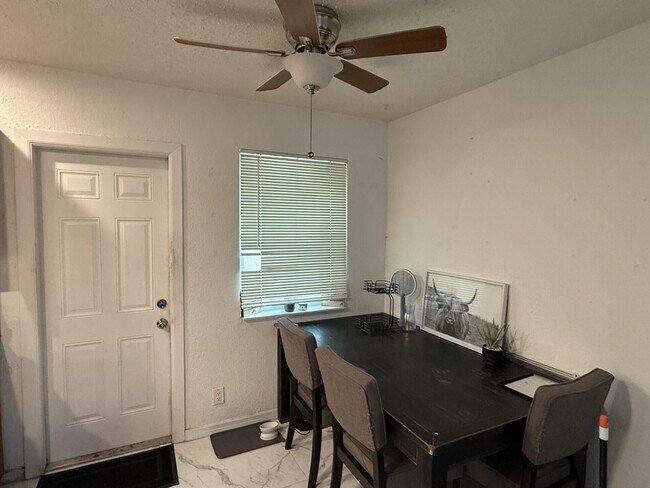 Building Photo - 2641 Polk St