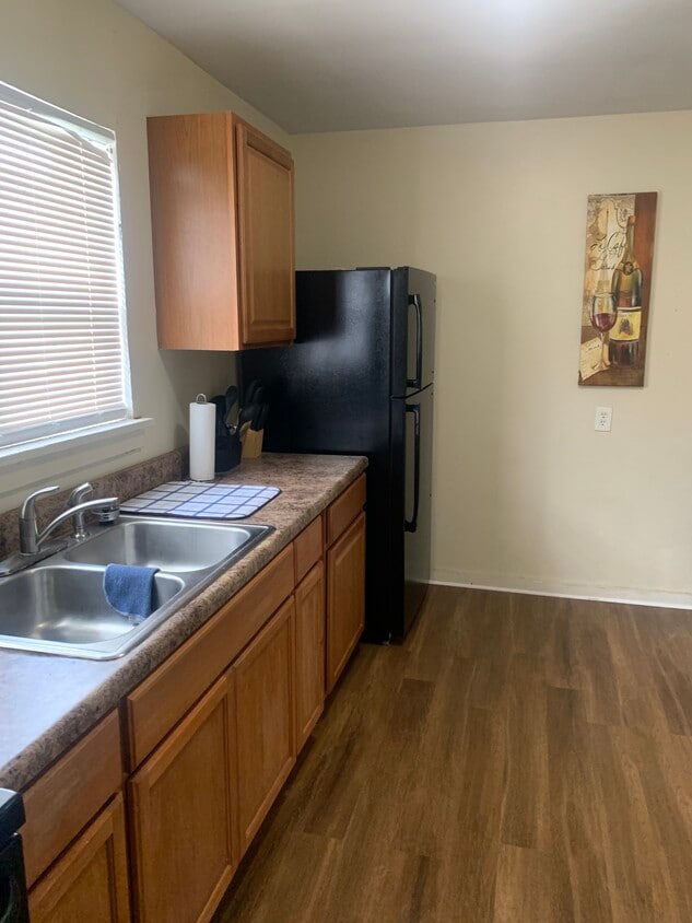 Primary Photo - 2 Bedroom 1 bath