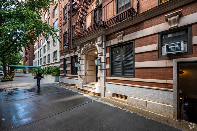 Entrance - 339 E 57TH St