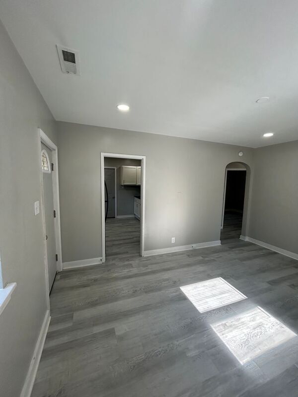 Building Photo - 3425 1st Ave