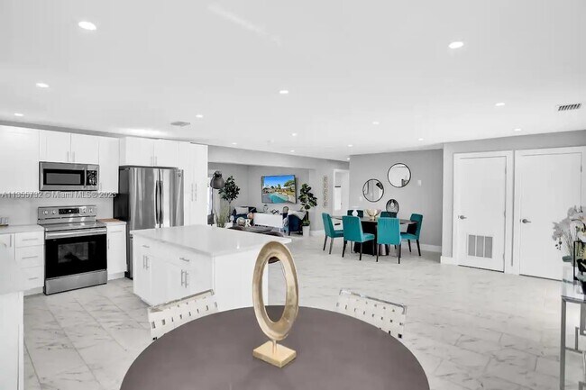 Foto del edificio - 3317 McKinley St