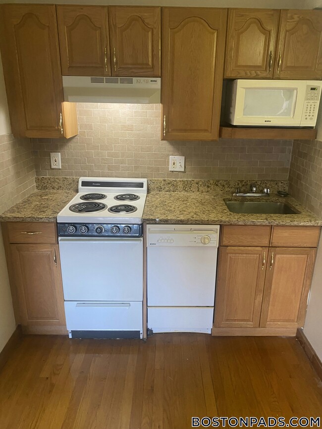 Building Photo - 1110 Commonwealth Ave