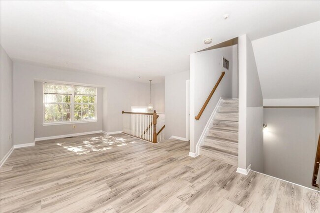 Foto del edificio - Ballenger Creek Area for Lease