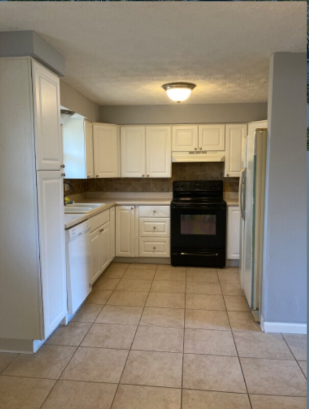 Foto del edificio - 6132 Oakfield Dr E