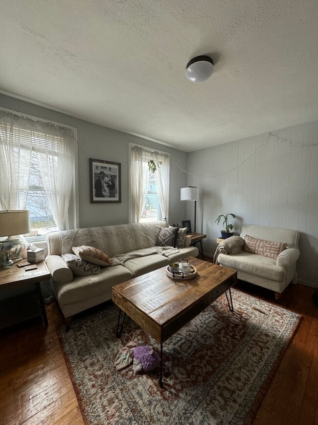 Photo - 185 Willow St Apartment