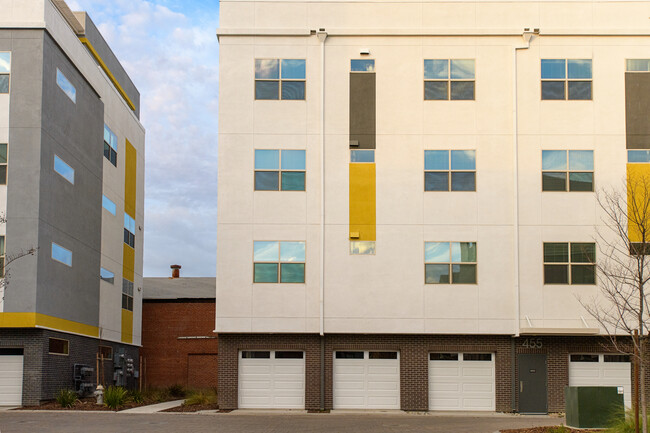 Building Photo - The Flats at the Mill at Broadway