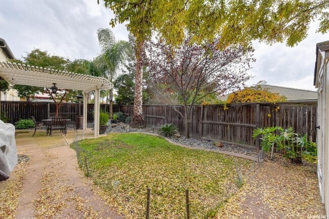 Building Photo - Immaculate Single-Story Home- in Roseville...