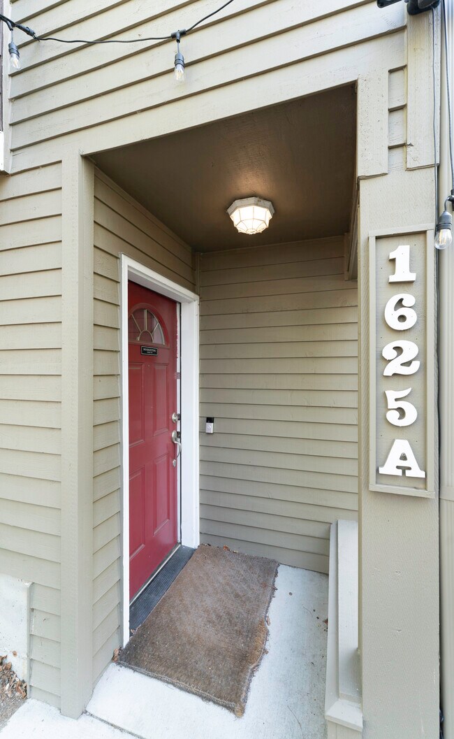 Foto del edificio - 1625 S Weller St