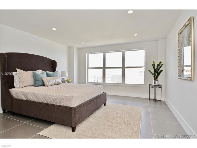 Building Photo - 3750 Galt Ocean Dr